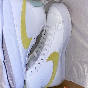 blazer mids